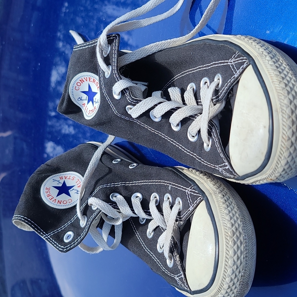 Black-and-white Commerce sneakers
